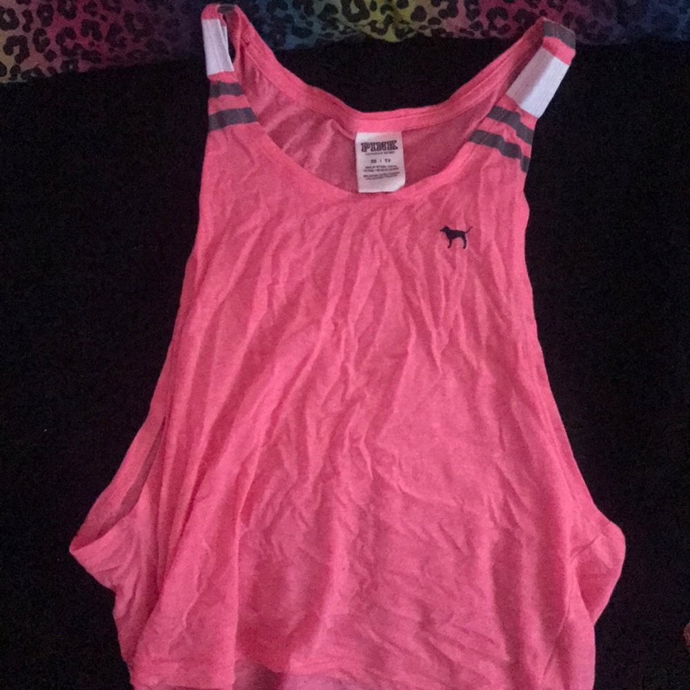 pink tank top